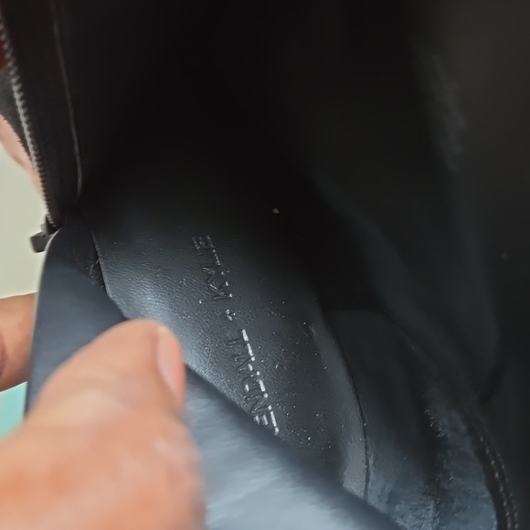 Kendall + Kylie | Hadlee Suede Block-Heel Booties Black Mob Wife Minimalist - Picture 11 of 11